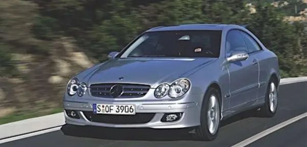 Представете си изненадата на феновете при гледката под капака, когато през 2004 г. вместо онези двигатели виждат M272. Те дори не предполагат, че след 50 хиляди километра двуредна верига за синхронизация може да се разтегне? Както и смяна на всмукателния колектор на всеки 60 хиляди километра.

Към този агрегат може да бъдат добавени четирицилиндровият M271 и V8 двигателя M273. Всички те, в сравнение с двигателите на предишни поколения &ndash; четирицилиндровия M111 и V8 M113 &ndash; се оказаха, меко казано, неуспешни.
